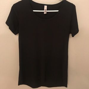 Solid black lularoe classic tee